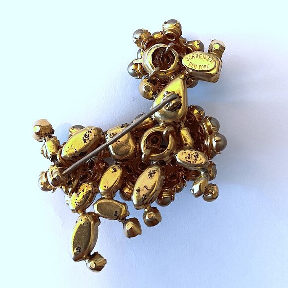 Vintage Signed Schreiner Brown Faux Pearl Rhinestone Gold Tone Poodle Pin Brooch - Picture 3 of 5